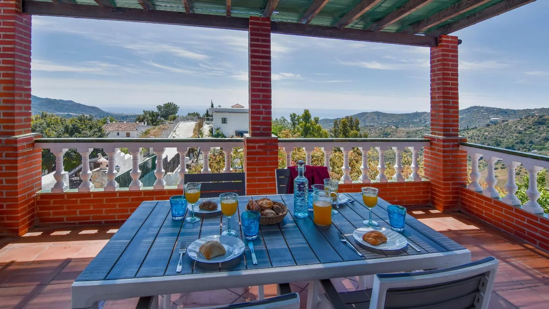 הוילה פריחיליאנה Casa Carrerilla
