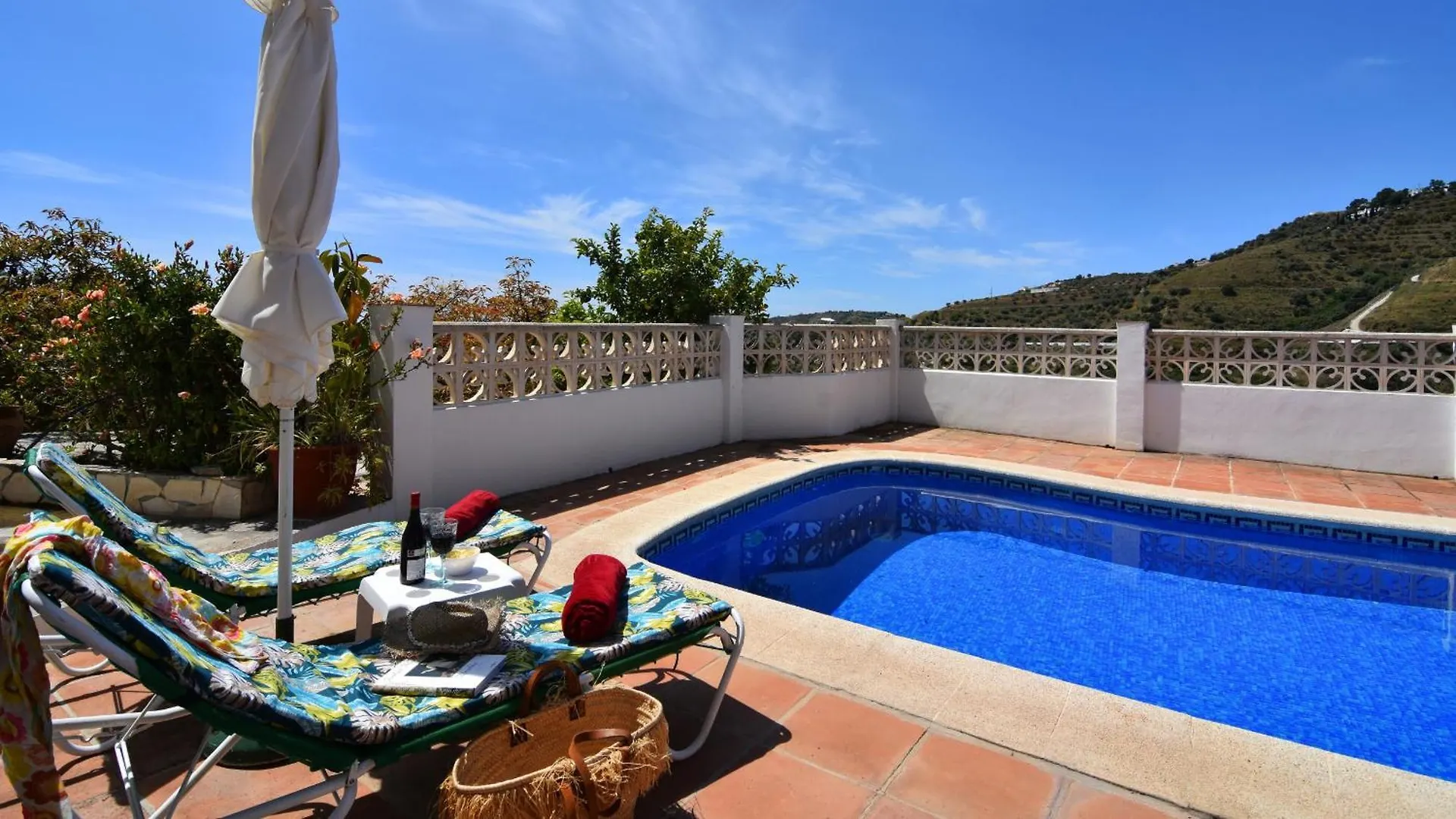 הוילה פריחיליאנה Casa Carrerilla 0*,